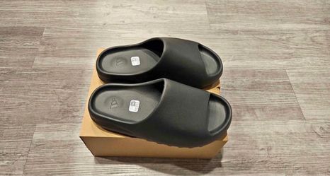 Yeezy Slides