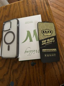 Vendo Este Protector Con Vidrio De Pantalla Incluido Para iPhone 15 Pro Max