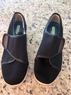 Comfort ladies sneakers size 10