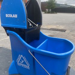  ECOLAB FOOD SAFETY Blue Dual Chamber Down Press Wringer Mop Bucket