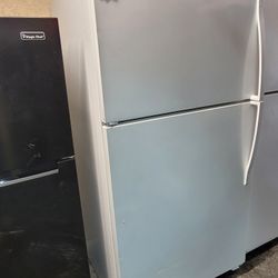 Whirlpool 21cu Ft Apartment Size White Top Freezer Refrigerator 