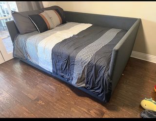 Full Size Upholstered Daybed (Gray)