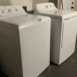 GE Hotpoint Electric Washer And Dryer Set