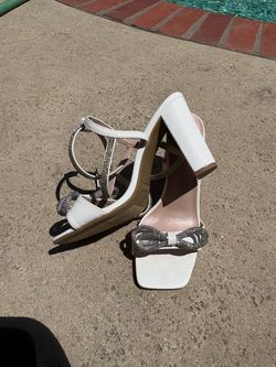 Cute white rhinestone Bow heels 💕🎀