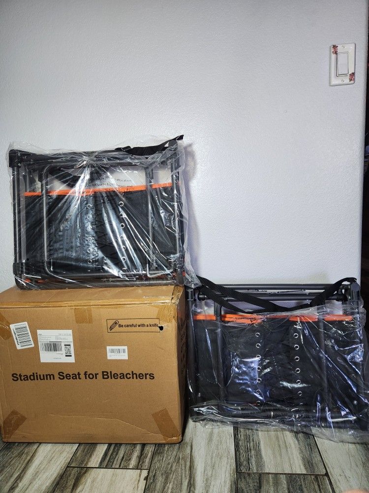 LUBBYGIM Stadium Seat for Bleachers with Back Support and Cushion