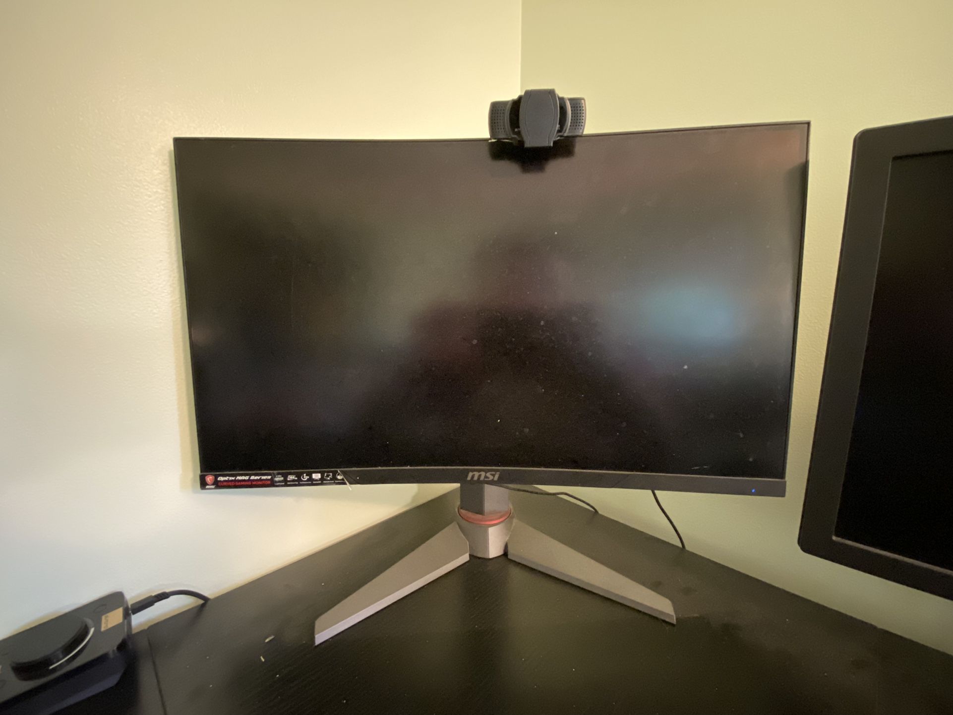 Curved MSI Monitor