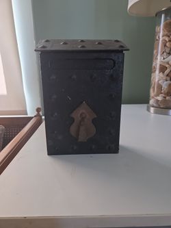 Antique Mail Box (Haunted)