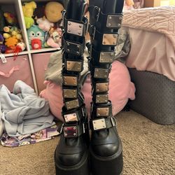 Demonia Swing- 815 boots