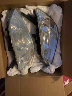 Pair of Honda Civic Headlights