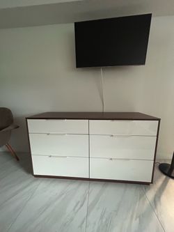 Bedroom set dresser and nightstands