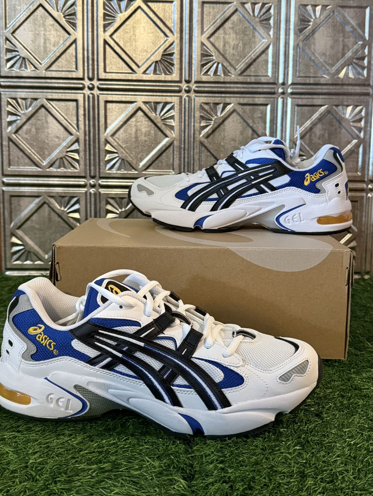 ASICS Kayano 5