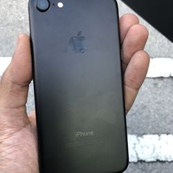 UNLOCKED IPHONE 7/ GOOD CONDITION 🌟
