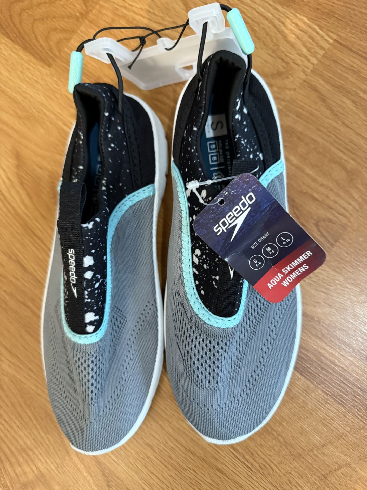 New Boys Girls Speedo Sz 5-6 Water Shoes