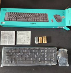 LOGITECH  MK120  COMBO DE TECLADO Y MOUSE CON CABLE