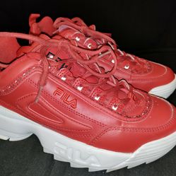 Woman's fila brand tennis shoes! Leather! Size 7 1/2 
