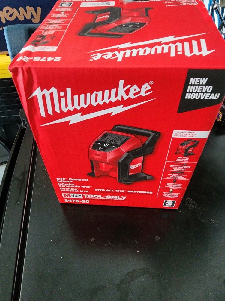 Milwaukee M12 Inflator Air Pump