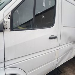 For Sale: Driver Door – Mercedes Sprinter 3500 (2005)