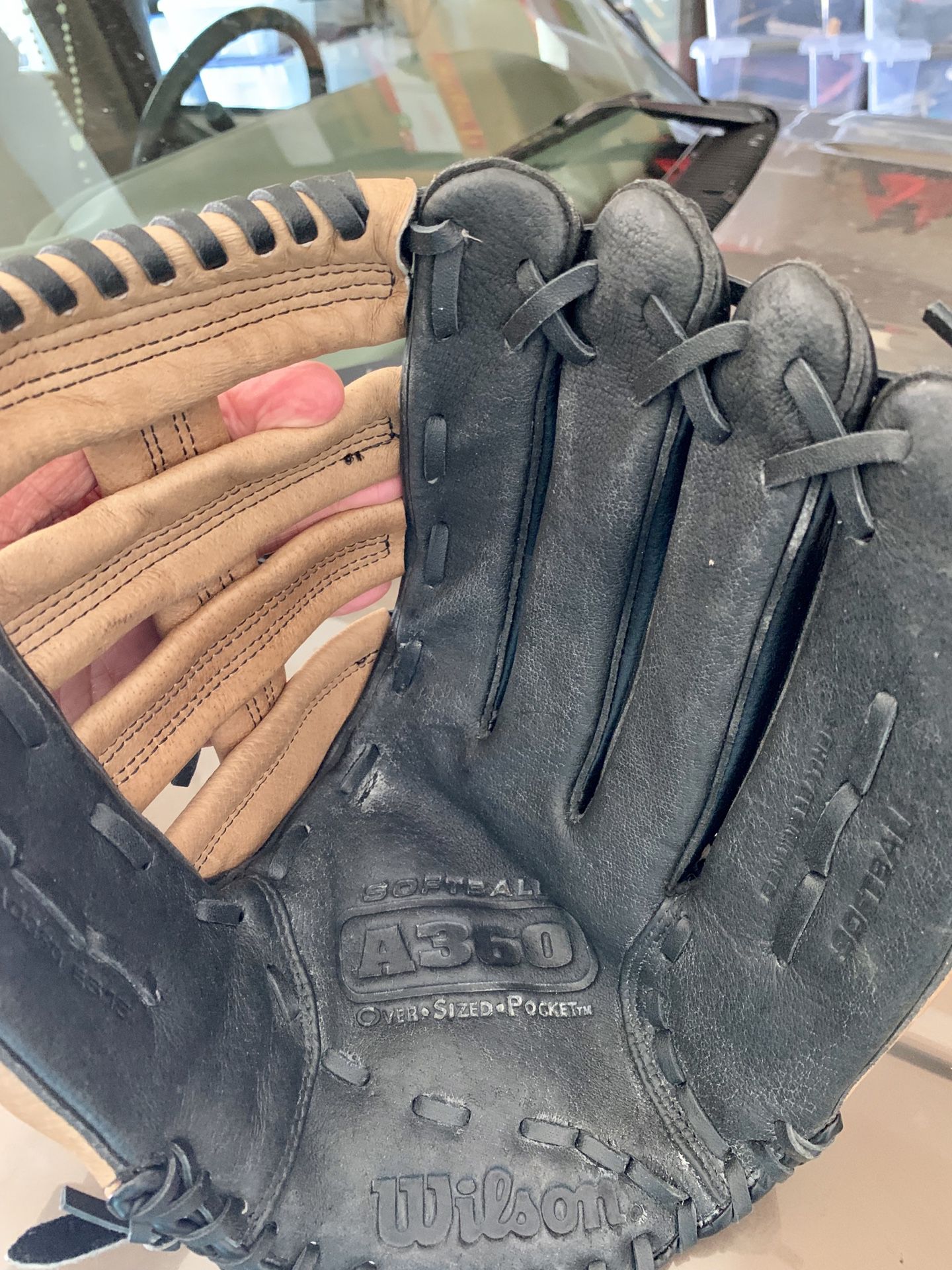 Wilson Softball Glove A360. ( one owner )used