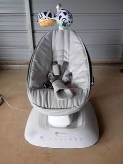 4moms MamaRoo Multi-Motion Baby Swing, Bluetooth Enabled with 5 Unique Motions, Grey