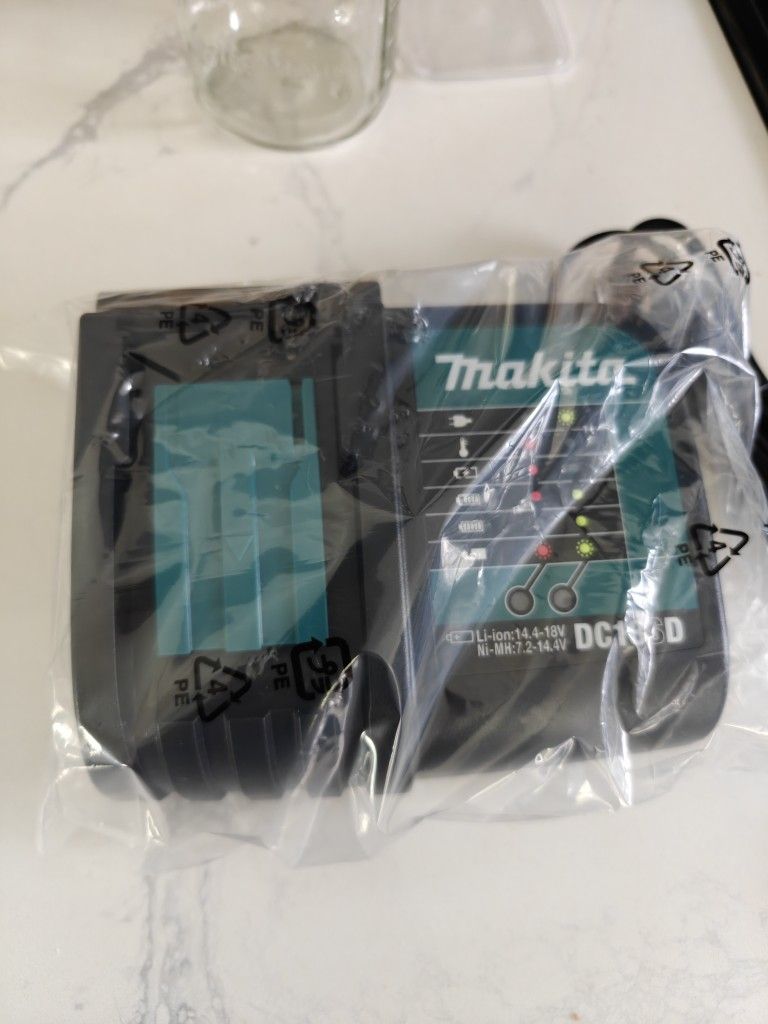 New Makita DC18SD Battery Charger