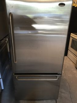 Refrigerator for $220 text me if interested