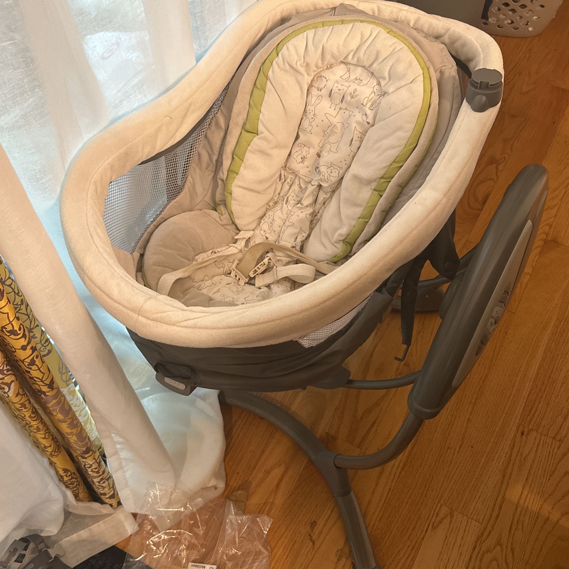 Graco DuoGlider, Swing and Rocker with One-Hand Recline Lever