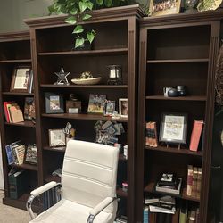 Roomors Mahogany bookshelves
