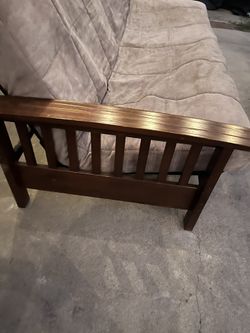 Futón That Coverts To Bed