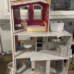 Rainbow High Doll House 