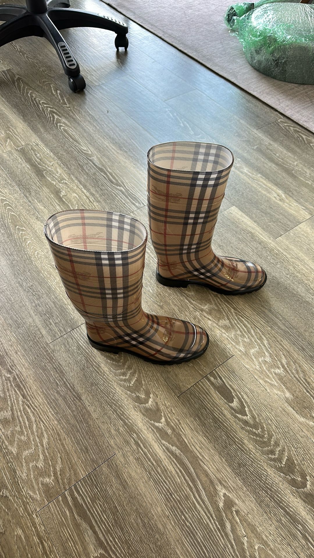 Burberry Rain Boots Size 37EU - 7.0US