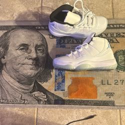 Jordan 11 Legend Blue