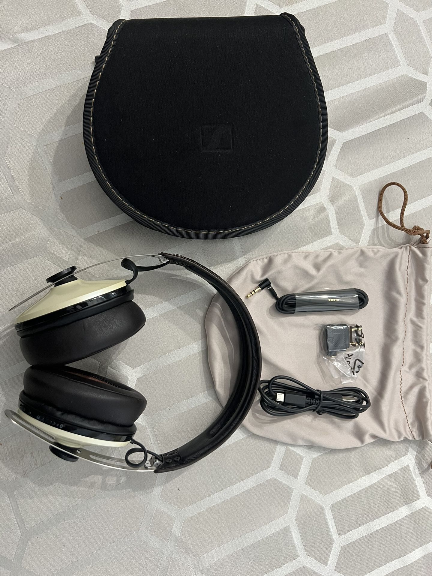 Sennheiser Momentum 2.0 Wireless Headphones w/ Active Noise Cancellation – Ivory