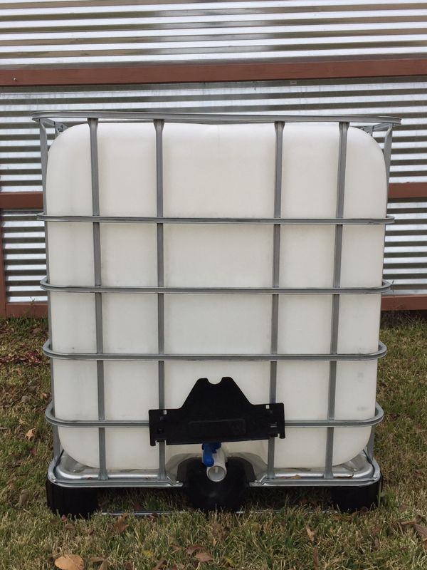 300 Gallon Water Totes (Food Grade) for Sale in Dallas, TX OfferUp