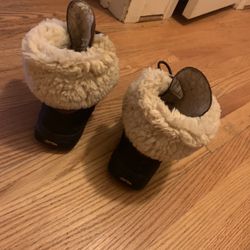Men’s UGG Boots Size 9