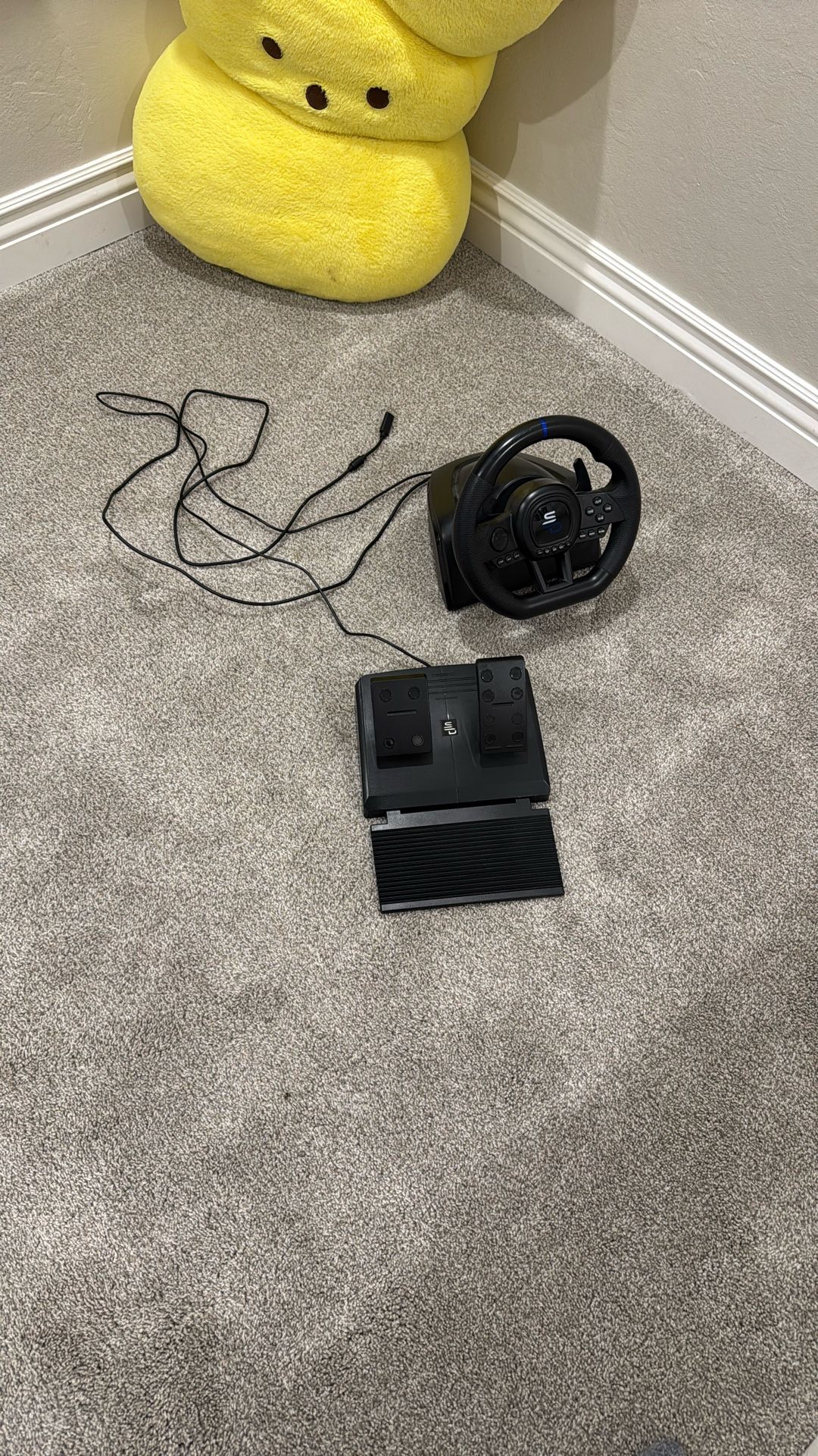 Ps4 Steering Wheel w/ Pedals