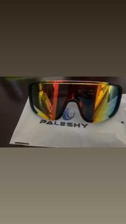 Men’s paleshy glasses