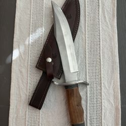 Handcrafted Fixed‑Blade Knife w/ Leather Sheath
