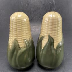 SHAWNEE POTTERY CORN KING 5 1/2" SALT AND PEPPER Circa 1(contact info removed)