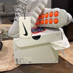 Nike Mind 002. Size 81/2 In Women’s And Size 7 In Men’s. 