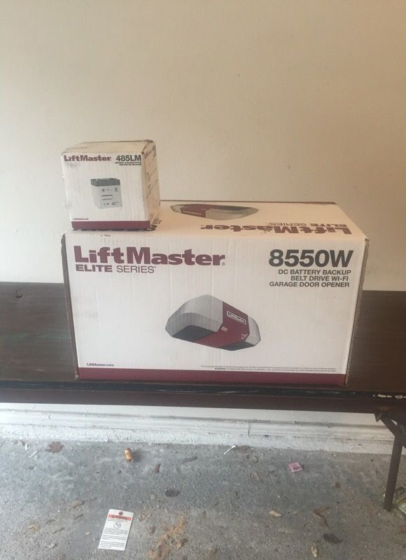 Garage door opener liftmaster 8550W w/belt rail!