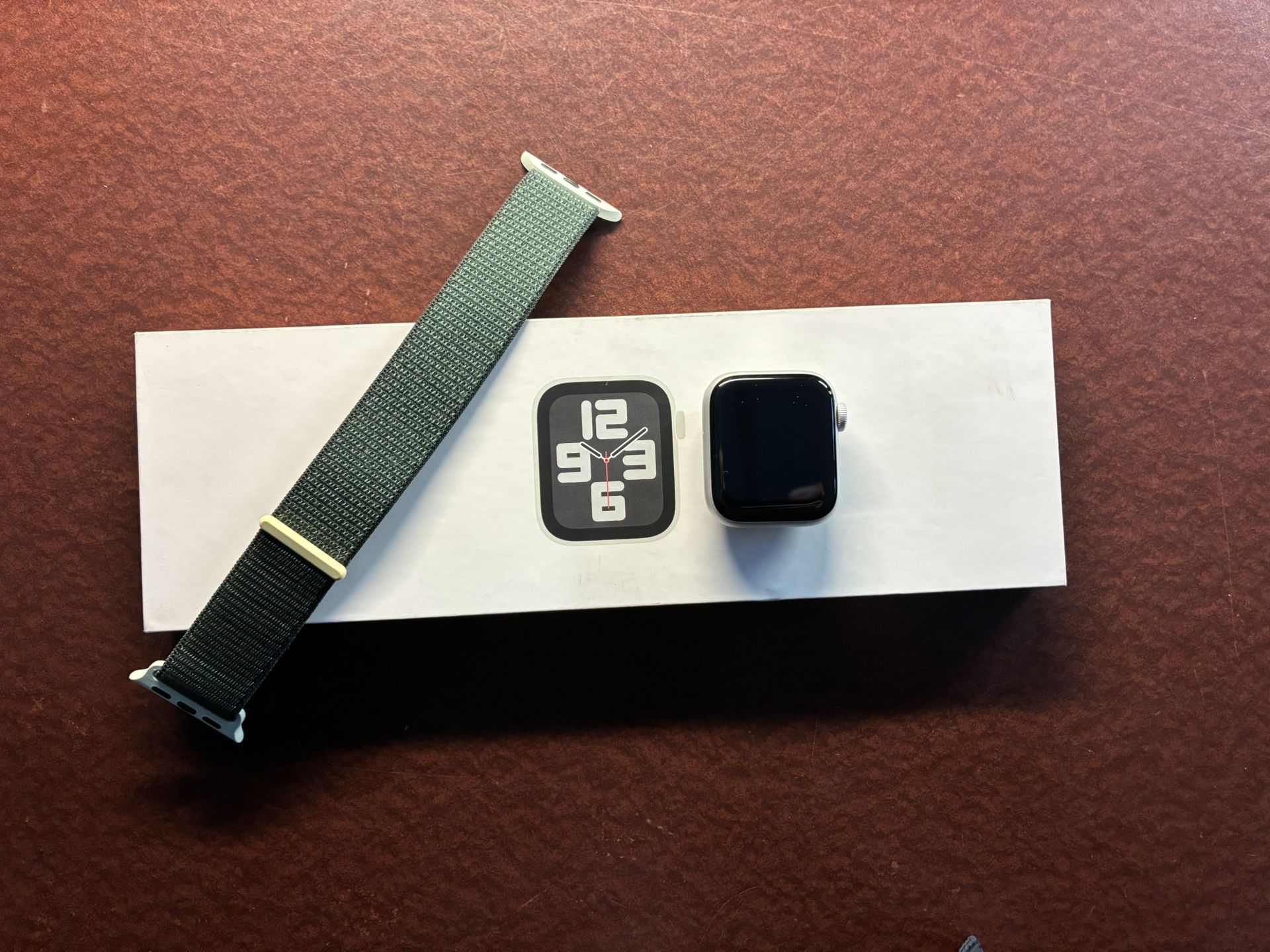 Apple Watch SE (Gen2) 40mm Silver