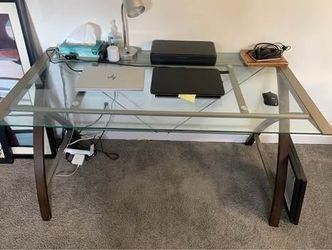 Desk table