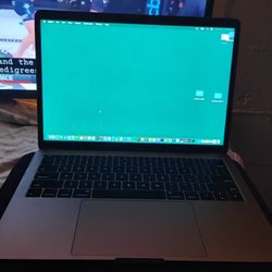 Apple Laptop 
