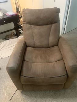 Bronco Chocolate Power Recliner