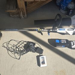 Hart 40 V Weedwacker And Leaf Blower With 2 Batterys And Chargers