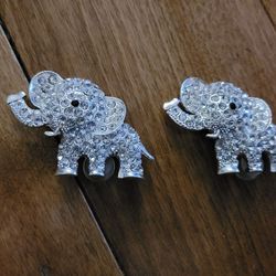 Lot Of 2 Metal Elephant Shoe Charms 