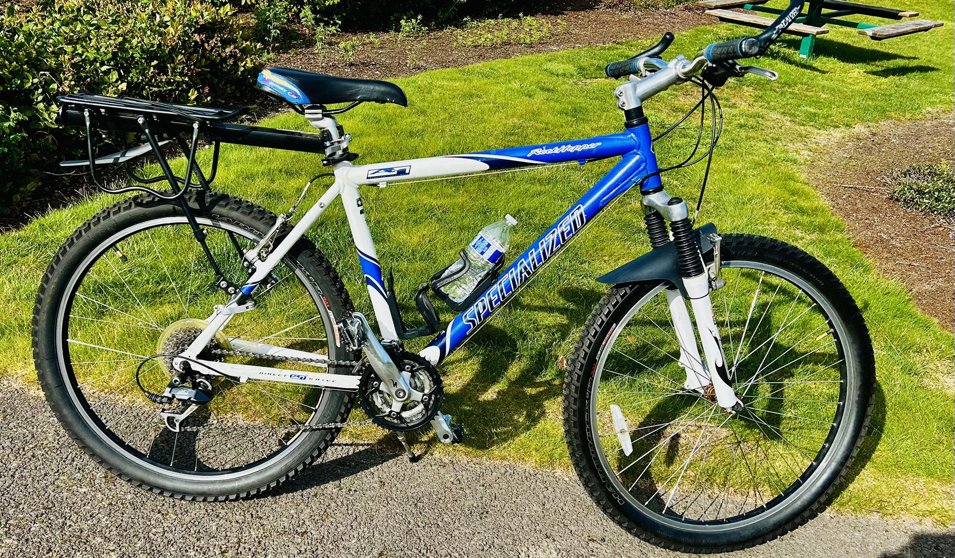 Genuine SPECIALIZED “ Rock Hopper “ 19 In. Frame, , Front Shocks, Newer 26 In Tires, 21 Speed Shimano, Noting To Fix To