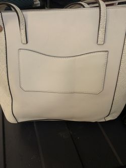 Guess Handbags For Women for Sale in Lake Worth, FL - OfferUp