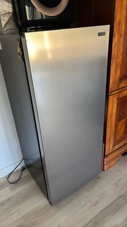 Vissani Refrigerator