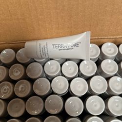 AirBNB 300 Bottles Conditioning Shampoo Lemongrass Green Tea 